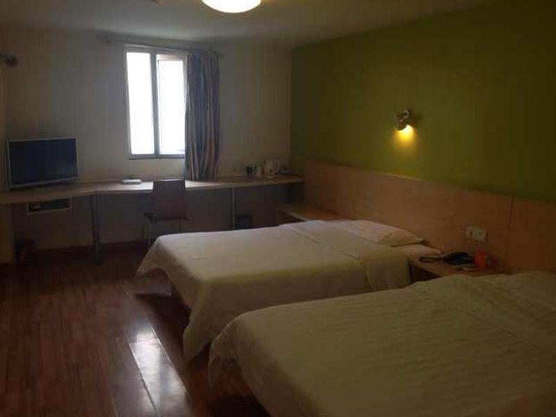 7Days Inn Dalian Harbour Square Ferry Terminal מראה חיצוני תמונה