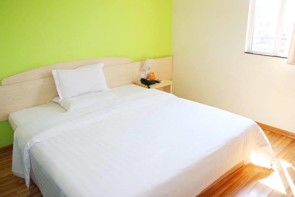 7Days Inn Dalian Harbour Square Ferry Terminal מראה חיצוני תמונה