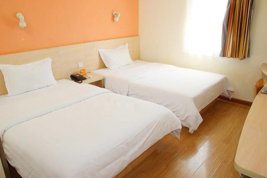 7Days Inn Dalian Harbour Square Ferry Terminal מראה חיצוני תמונה