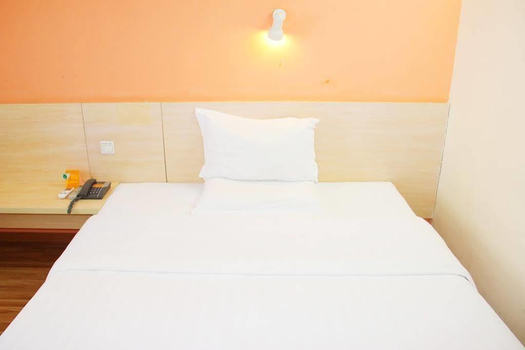 7Days Inn Dalian Harbour Square Ferry Terminal מראה חיצוני תמונה