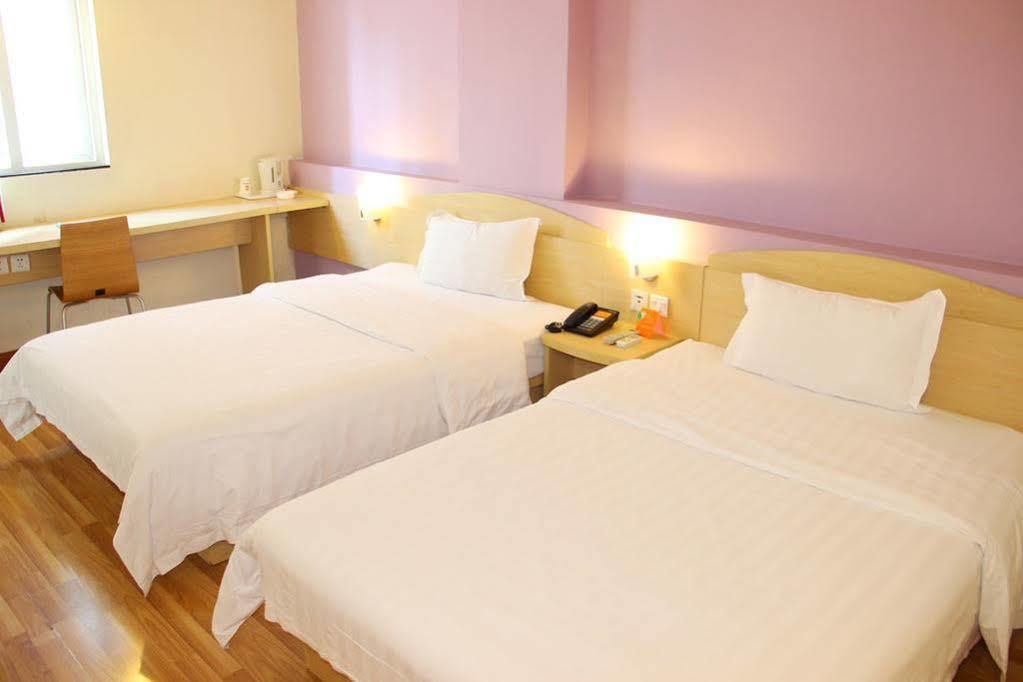 7Days Inn Dalian Harbour Square Ferry Terminal מראה חיצוני תמונה